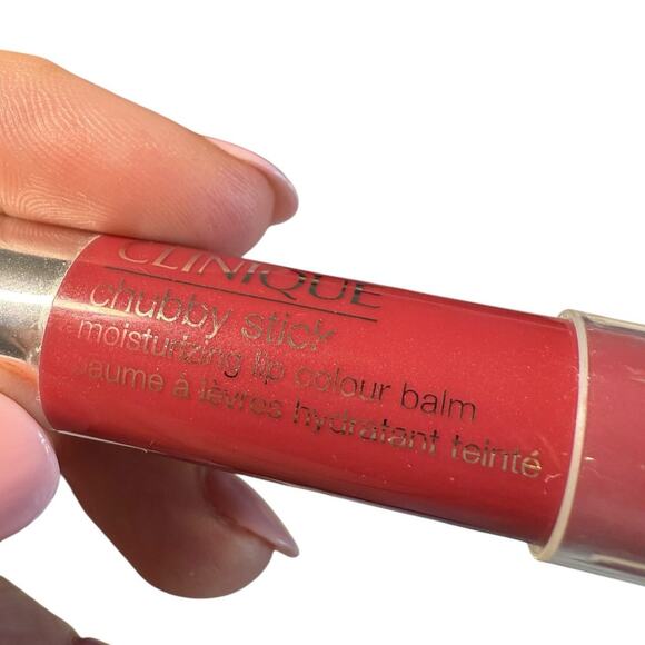 Clinique Chubby Stick Moisturizing Lip Color Balm 02 Super Strawberry Full Size - Picture 3 of 5